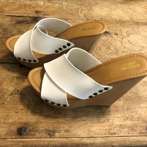 💗Super Cute White Platforms 6.5